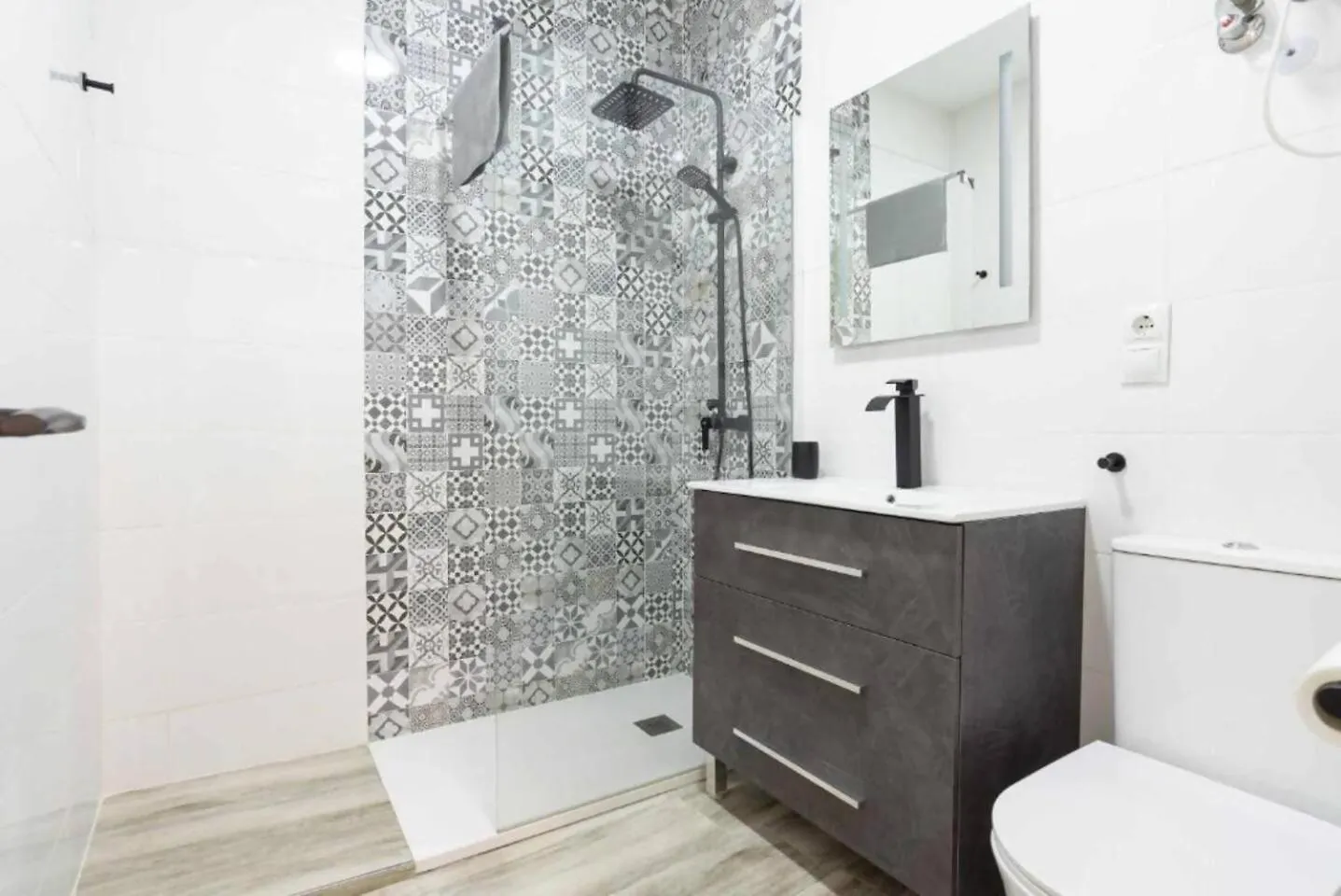 Vialia Suites Beach مالقة 0*,
