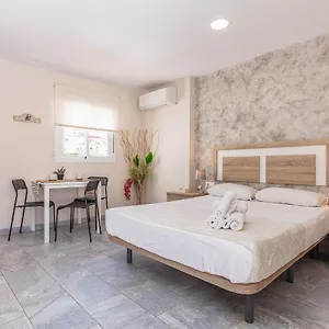  Апартаменты Lola Beach